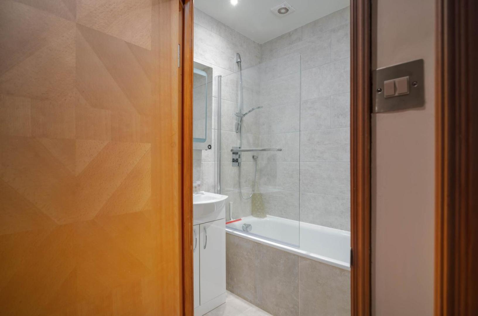 דירות לונדון Guestready - Central Converted Mews In Bayswater מראה חיצוני תמונה